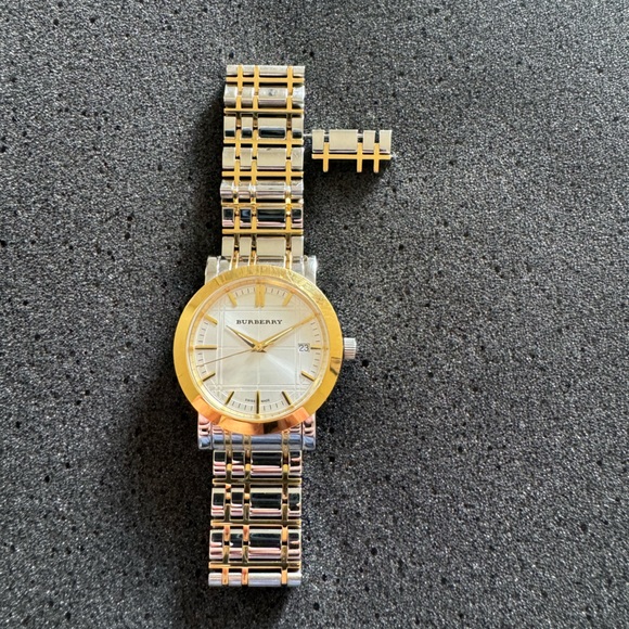 BURBERRY two tone watch BU-1358 - Picture 2 of 4